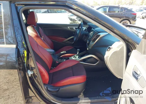 2013 Hyundai Veloster Base W/Red z USA, uszkodzony, nr VIN KMHTC6AD1DU131182